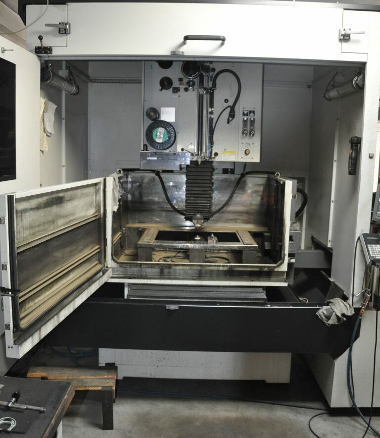 FANUC Alpha 1-iC Robocut